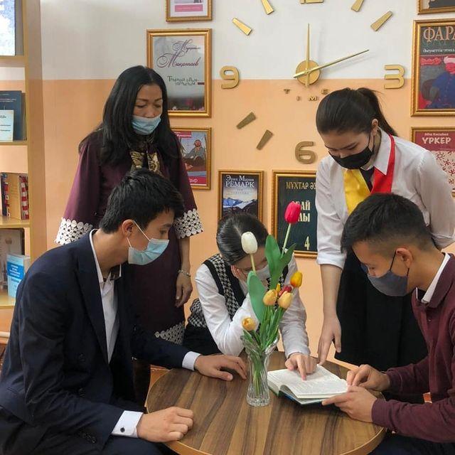 "Рухани адамгершілік тәрбиеге арналған кітаптармен таныстыру"