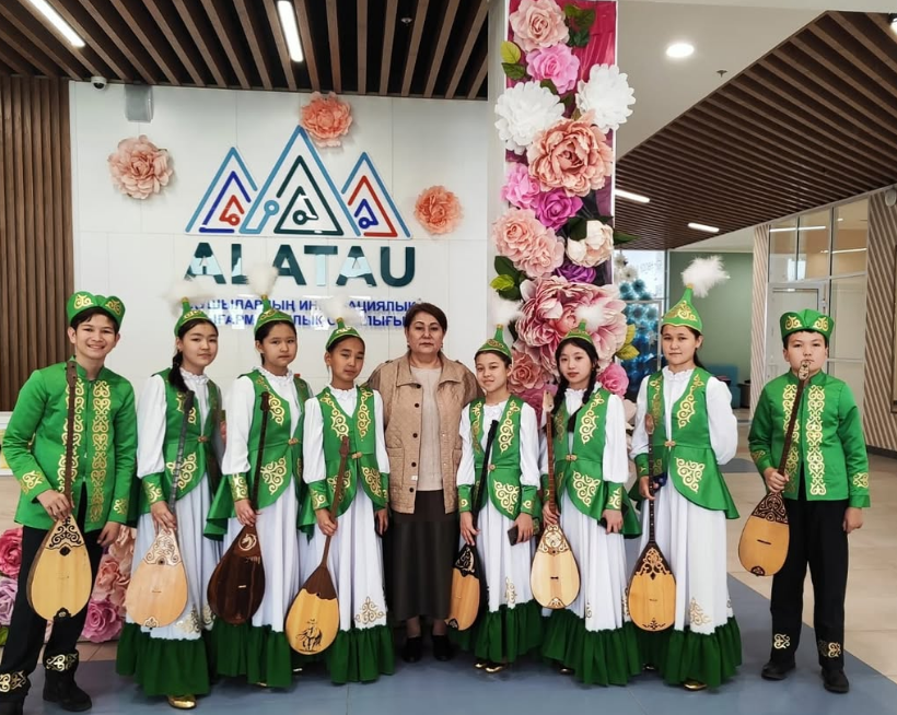 “Алматы БАЛАFEST-2025” фестивалі аясында Алатау ауданының мектеп оқушыларының арасында өткен “Жұлдызды сәт” музыкалық-шығармашылық бағытының “Аспаптық орындаушылық” номинациясы
